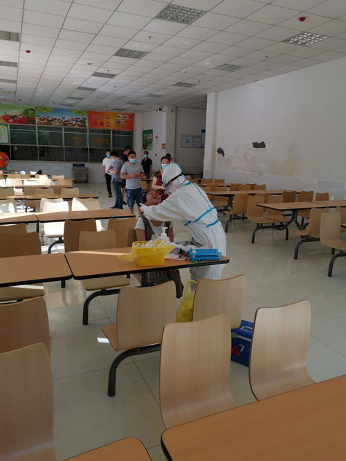 后勤服務集團首批餐飲服務人員成功通過核酸檢測，筑牢餐飲安全防線
